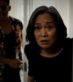 Min egen son knuffade in mig i det gamla landsbygdshuset, krossade min telefon på golvet, låste dörren utifrån och sa att jag skulle dö där innan han och hans fru åkte på en lyxkryssning—men ingen av dem mindes vad som alltid väntade i källaren