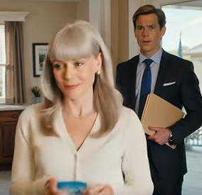 När jag förlorade min man nämnde jag inte pensionen som min man lämnade mig eller det andra huset i Spanien. En vecka senare skickade min son ett meddelande med tydliga instruktioner: “Börja packa, huset har sålts.” Jag log… Jag hade redan packat. Men DE VAR INTE MINA…