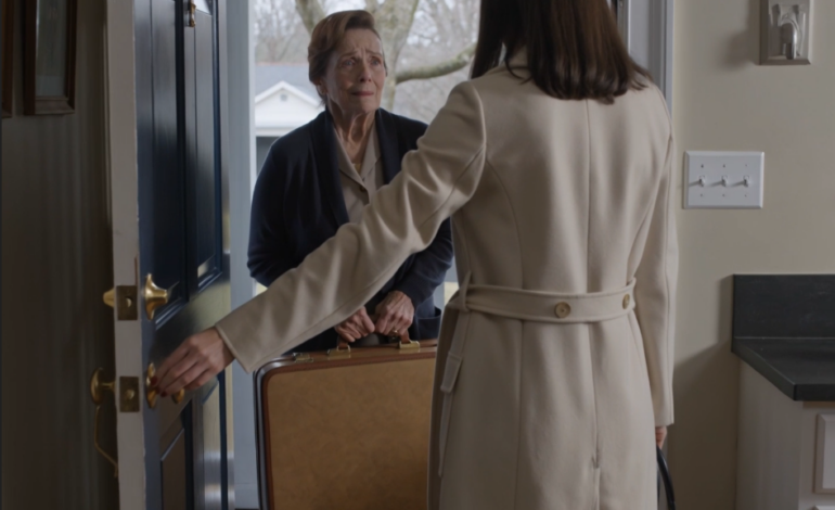 Min bror sa att hans fästmö jobbade i regeringen, och mitt museumjobb skulle bara göra mammas födelsedag pinsam. Flera dagar senare anlände hon för en officiell rundtur och fick exakt veta vem som styrde stället HON GICK IN I