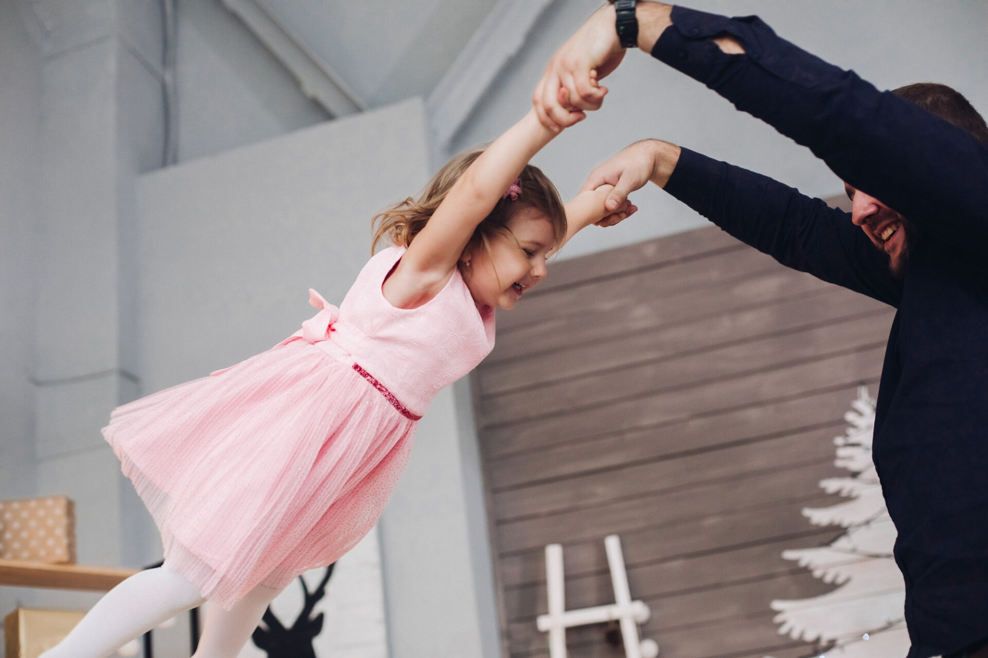 Moja córka poszła na taniec ojciec-córka sama, aż weszło do sali tuzin marines