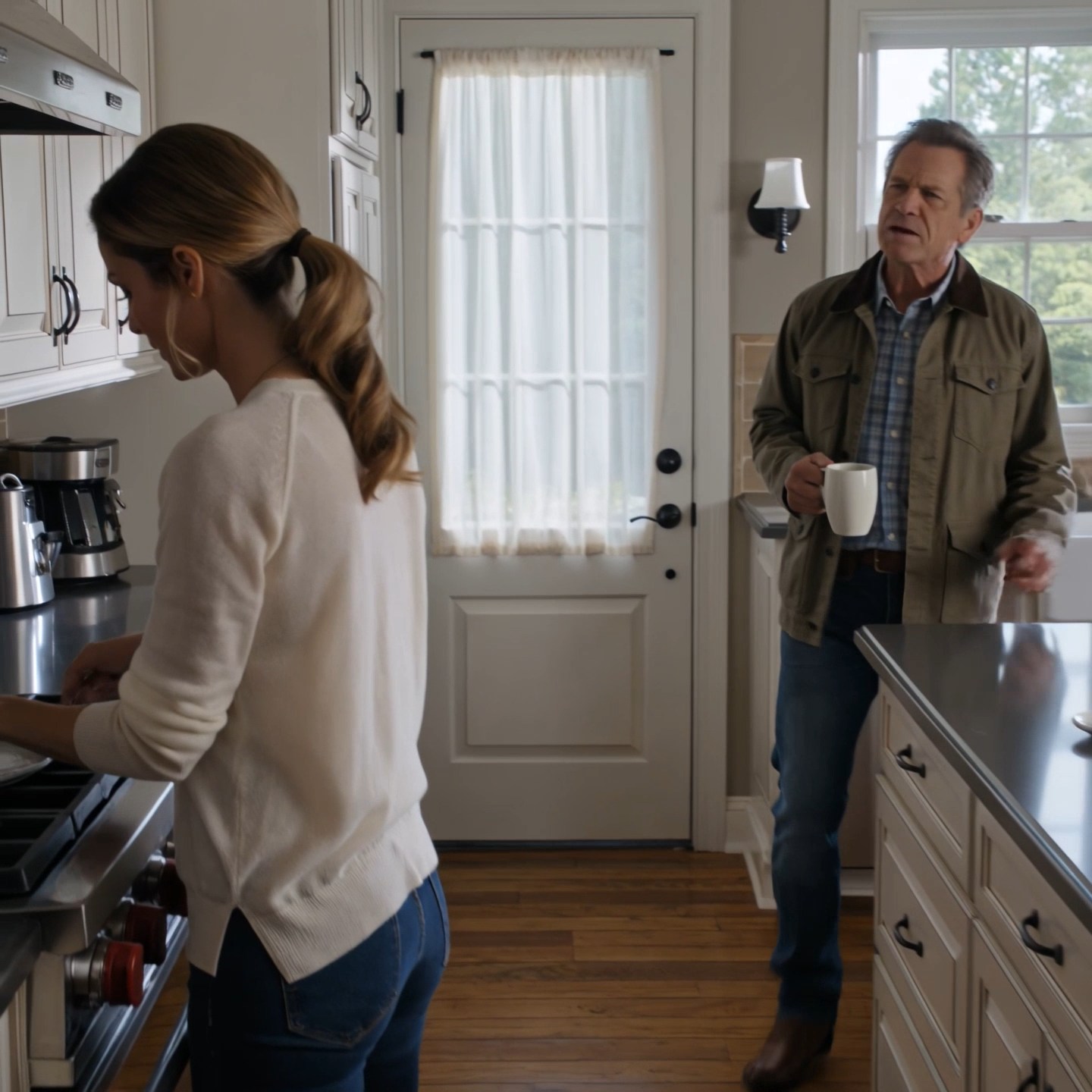 Meus pais disseram que “esqueceram” o quinto aniversário da minha filha. Uma semana depois, minha sobrinha sorria com um iPhone novinho na mesa da cozinha deles, e a parte que me quebrou não foi o telefone. Foi perceber que minha pequena já tinha aprendido a não esperar muito deles.