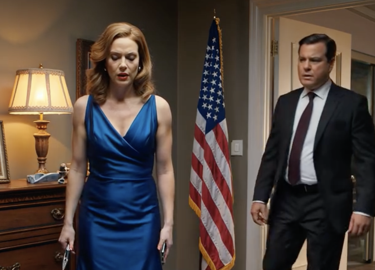 Na Véspera de Natal, Meus Pais Me Deixaram em um Centro de Apoio Familiar Com uma Mala. A Mamãe Disse: “É Aqui Que Você Vai Quando Não Tiver Mais Opções.” Meu Filho de 5 Anos Olhou Para Cima E Perguntou: “Vovó… Fiz Algo de Errado?” Mamãe Não Respondeu—Ela Apenas Foi Embora. Mas Ela Não Sabia Que O Diretor do Centro Estava Bem Atrás Do Carro dela… E Ele Reconheceu…