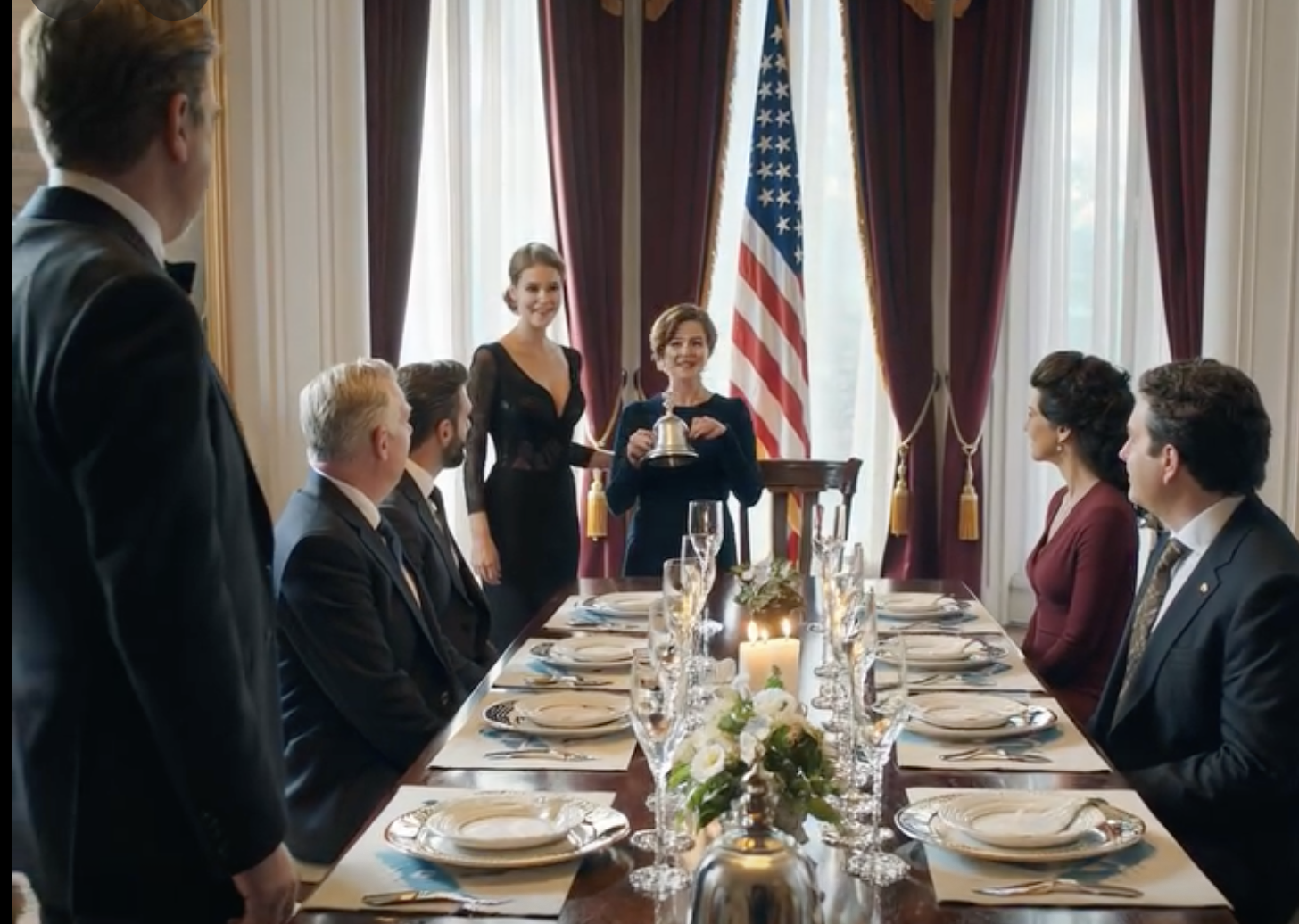 Durante um Jantar na Mansão, O Filho da Minha Irmã Tocou uma Pequena Campainha e Disse: “A Equipe Deve Vir Quando Chamada.” A Sala de Jantar Explodiu em Risadas. Eu Não Disse Uma Palavra — Apenas Saí. Naquela Noite, Minha Irmã Enviou uma Mensagem: “Aprenda um Pouco de Respeito.” Eu Respondi, “Verifique Seu Correio.” Até a Meia-Noite, O Aviso Oficial de Mudança de Residência Chegou…