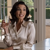 På hennes 43:e födelsedag berättade min dotter att den bästa gåvan jag kunde ge henne var min försvinnande, så jag tog tillbaka mina pärlor, tömde kontot och lämnade ett kuvert på hennes skrivbord.