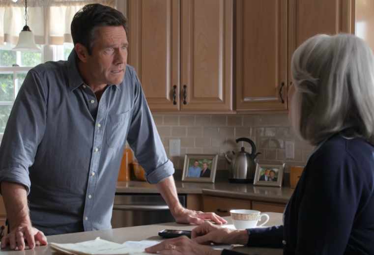 Mój syn napisał do mnie, że nie zostałem zaproszony na kolację w nowym domu, za który pomogłem zapłacić, ponieważ jego żona nie chciała mnie tam mieć. Następnego ranka byłem w szklanym biurze w Fayetteville Community Bank, anulując 174 automatyczne płatności.