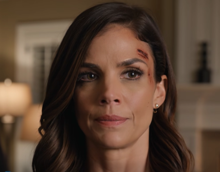 Aos 15 anos, meus pais me forçaram a enfrentar uma tempestade por causa da mentira da minha irmã—anos depois, eles me viram novamente